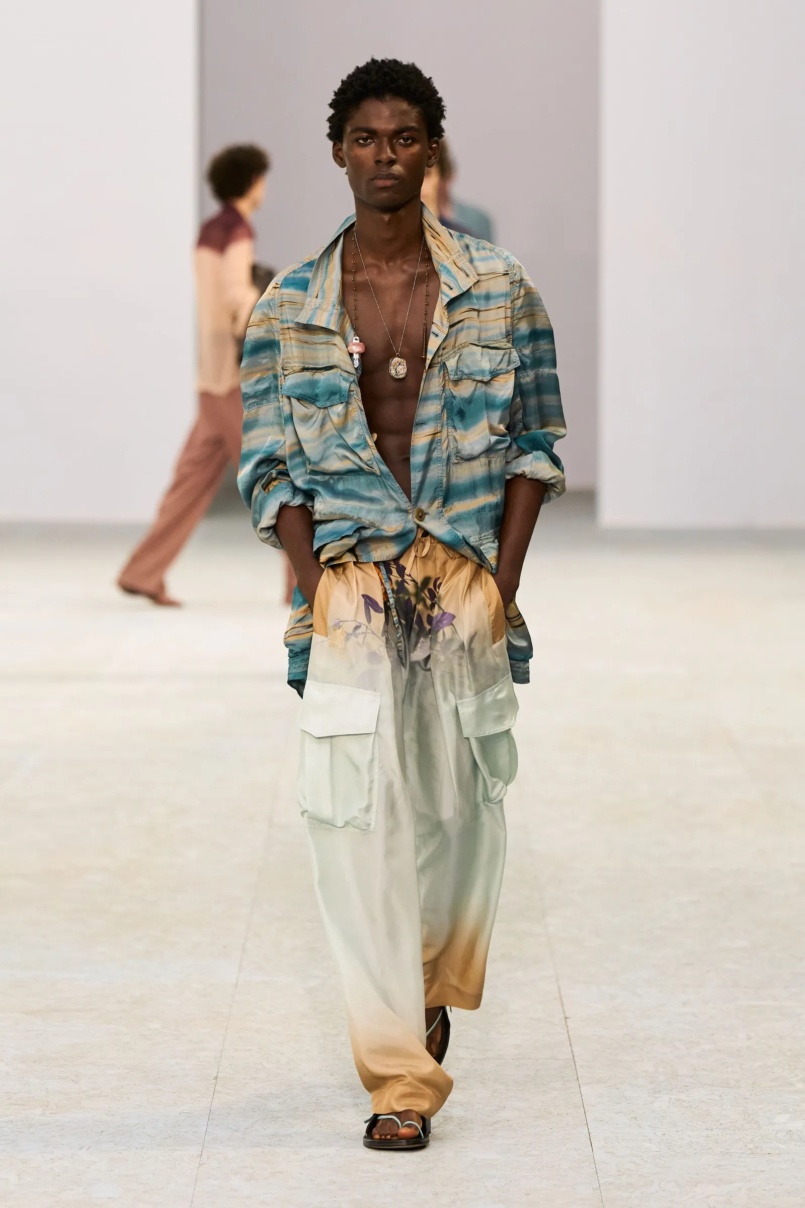 Dries Van Noten SS27 — défilé Paris, demi-teintes impressionnistes